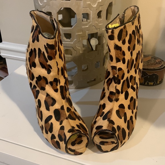 Heels - Picture 3 of 4